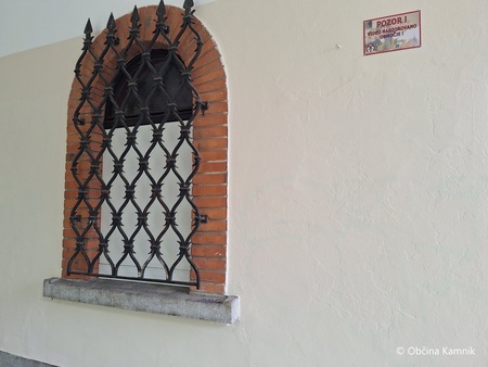 Prenova zunanje fasade stavbe Dnevnega centra Štacjon in železniške postaje Kamnik mesto (5)